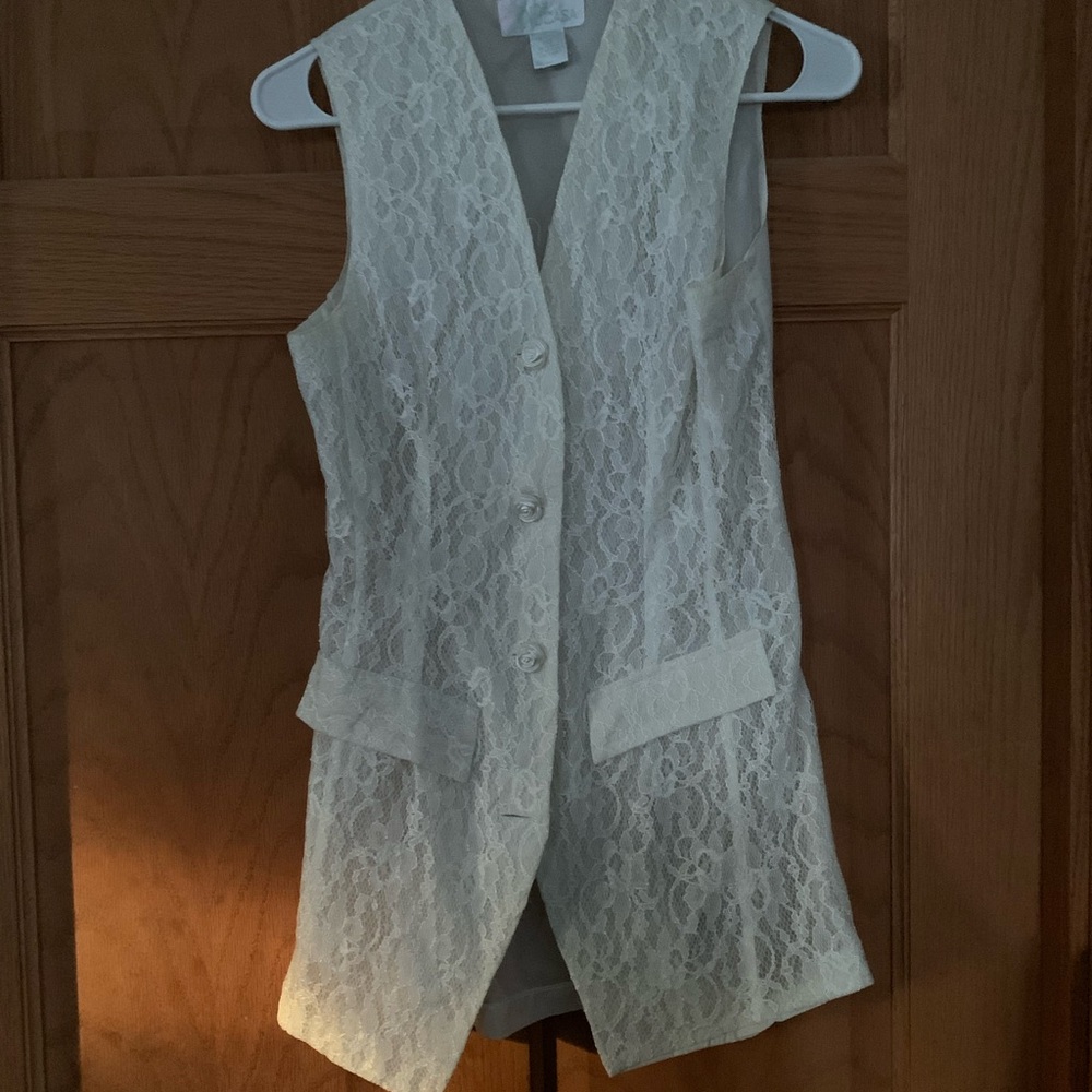 White lace vest